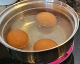 Foto del paso 1 de la receta: Huevos con chorizo picante en salsa bechamel