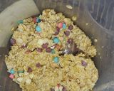 Foto del paso 2 de la receta: Galletas de avena y chips de colores