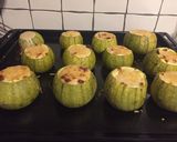 Une image de l'étape 5 de Petite courgettes farcies à la béchamel.
