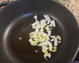 Foto del paso 1 de la receta: Sopa de tomate y espárragos
