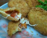 Foto langkah ke 7 dari resep Roti tawar goreng Isi keju sosis.