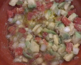 Foto del paso 5 de la receta: Tartar de salmón con guacamole destructurado y arroz