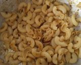 A picture of step 4 of Macroni.