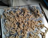 Foto langkah ke 2 dari resep Kue bawang gunting rumahan.