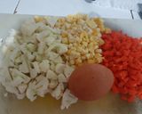Foto langkah ke 1 dari resep Nasi Goreng Tomat vegetarian.