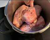 Foto del paso 1 de la receta: Codillo al horno con el jugo de su cocción