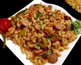 A picture of step 5 of Spicy Macaroni with Chicken franksn Shimla Mirch.
