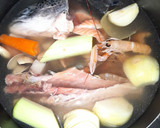 Foto del paso 2 de la receta: Fumet de pescado o caldo de pescado (Sin sal)