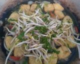Foto langkah ke 3 dari resep Sayur Bening Tahu Tauge.
