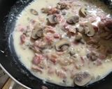 A picture of step 4 of Cream of Mushroom Soup.