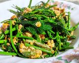 รูปขั้นตอนการทำที่ 5 ของ ผักเชียงดาผัดไข่