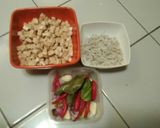 Foto langkah ke 1 dari resep Oseng Teri Tempe Basah.