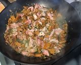 Une image de l'étape 8 de Trio de pâtes aux girolles, pancetta, emmental et persil (pasta cheese).