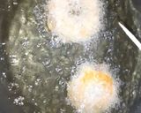A picture of step 7 of Cheesy onion rings.