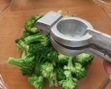 Foto del paso 3 de la receta: Brócoli a la mantequilla con limón en microondas