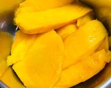 A picture of step 2 of Mango Swirl Ice-cream.