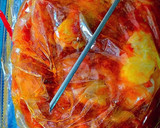 Foto del paso 19 de la receta: Muslos de pollo en bolsa al horno en salsa de tomate confitado