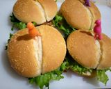 A picture of step 5 of Classic beef burger.