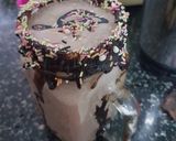 A picture of step 3 of Chocolate kaju cookies thick shake.