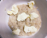 Foto del paso 3 de la receta: Gachas de avena con mix de frutos secos, uvas pasas y chocolate