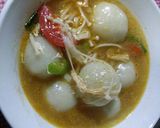 Foto langkah ke 9 dari resep Bakso aci isi abon kuah pedas.