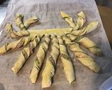 Une image de l'étape 7 de « Crabe » feuilleté au jambon blanc et pesto de fanes de radis.