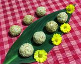 A picture of step 5 of Til / Sesame Ladoo.