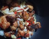 Foto langkah ke 3 dari resep Ayam goreng mentega.