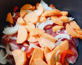 Foto del paso 1 de la receta: Bifes de chorizo a la criolla