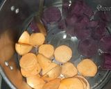 Foto langkah ke 1 dari resep Lapis talam ubi kuning dan ungu.