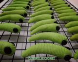 Foto langkah ke 4 dari resep Caterpillar Cookies.
