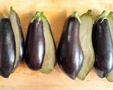 Une image de l'étape 1 de Papoutsakia 🇬🇷 aubergines farcies à la viande hachée et béchamel.