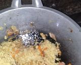 Foto langkah ke 6 dari resep Mi Goreng Sosis.