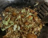 Foto langkah ke 6 dari resep Nasi Goreng Nugget.