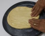 થ્રી સોસ પીઝા (Three Sauce Pizza Recipe in Gujarati) રેસીપી સ્ટેપ4ફોટો