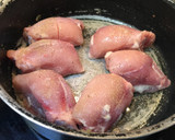 Foto del paso 2 de la receta: Contramuslos de Pollo con Champiñones y Papas