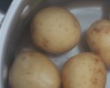 A picture of step 1 of My Spicy Potato Salad 😉.