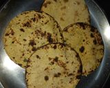 मक्के की रोटी (makke ki roti recipe in Hindi) रेसिपी चरण 3 फोटो