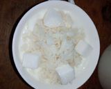 A picture of step 3 of Nunu(cow milk) with rice.