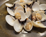 Foto del paso 7 de la receta: Plumas con langostinos, almejas y verduritas