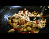 Foto langkah ke 4 dari resep Tumis Jamur Udang.