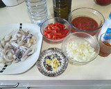 Foto del paso 1 de la receta: Calamares en salsa con un toque picante