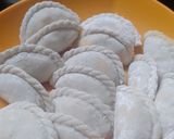 Foto langkah ke 6 dari resep Cireng isi sosis pedas.