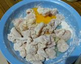 Foto langkah ke 2 dari resep Ayam Popcorn Simpel.