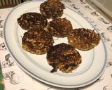 Une image de l'étape 10 de Galettes de panais à l'œuf, chèvre râpé et persil à la plancha.