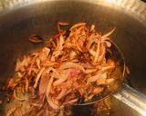 A picture of step 1 of Chicken aalu salan.