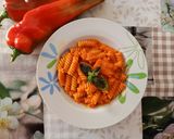 Foto del passaggio 7 della ricetta Fusilli con crema di peperoni e basilico fresco