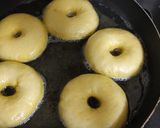 Foto langkah ke 5 dari resep Donat Labu Kuning.