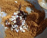 A picture of step 5 of Ginger powder panjeeri.