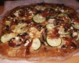 Foto del paso 3 de la receta: Pizza de espelta integral con calabacín, queso feta... etc